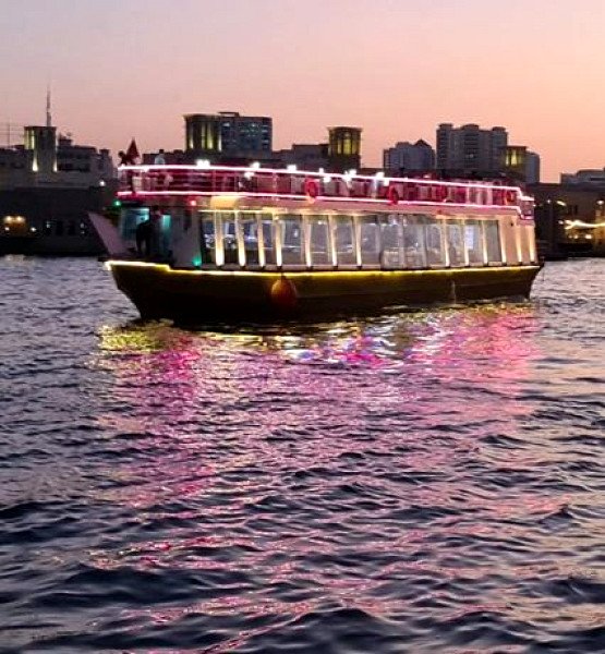 Oasis Palm Glass Boat Dhow Dinner Cruise in Dubai Creek picture 1